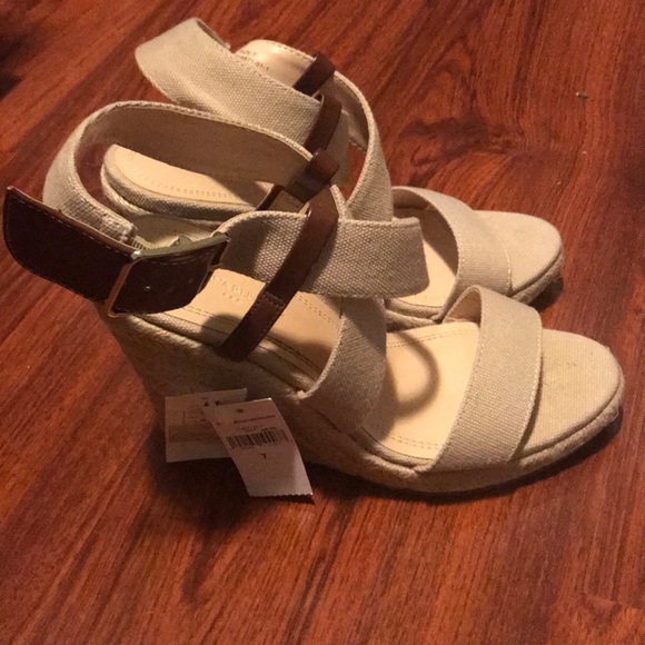 Shoes - Picture 2 of 4